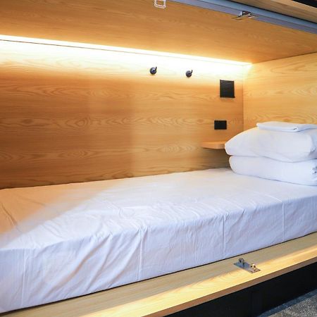The Capsule Hotel Sydney Exteriör bild